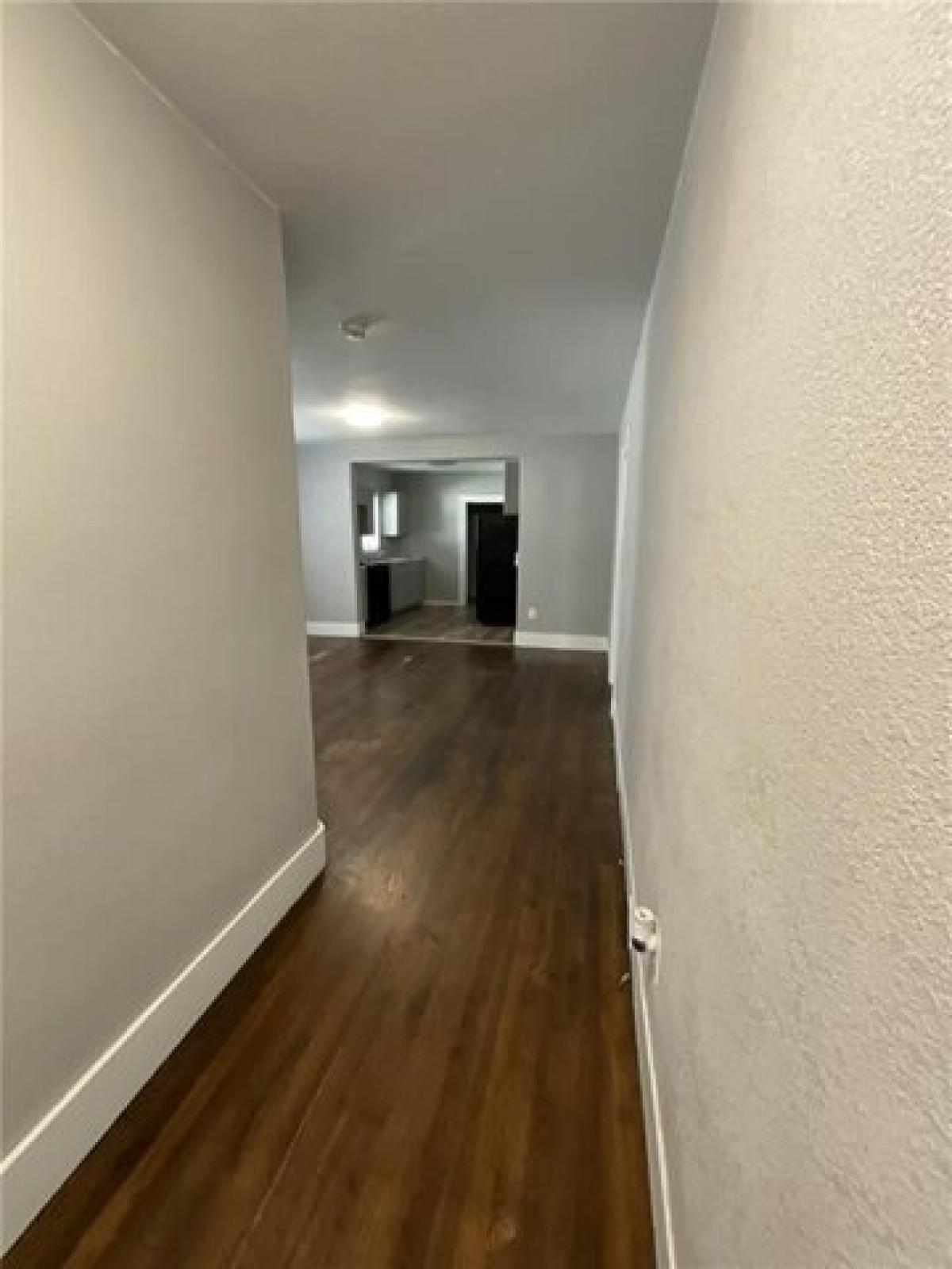 Picture of Home For Sale in Pittsburg, Kansas, United States