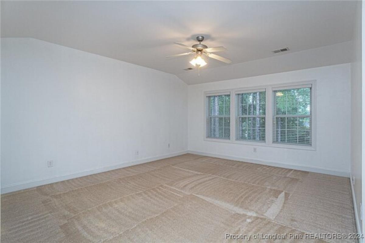 Picture of Home For Sale in Spring Lake, North Carolina, United States