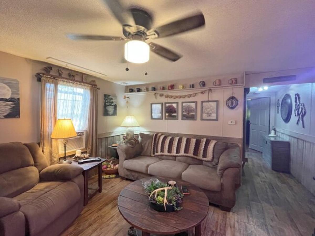 Picture of Home For Sale in Wills Point, Texas, United States