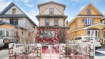 Home For Sale in Hollis, New York