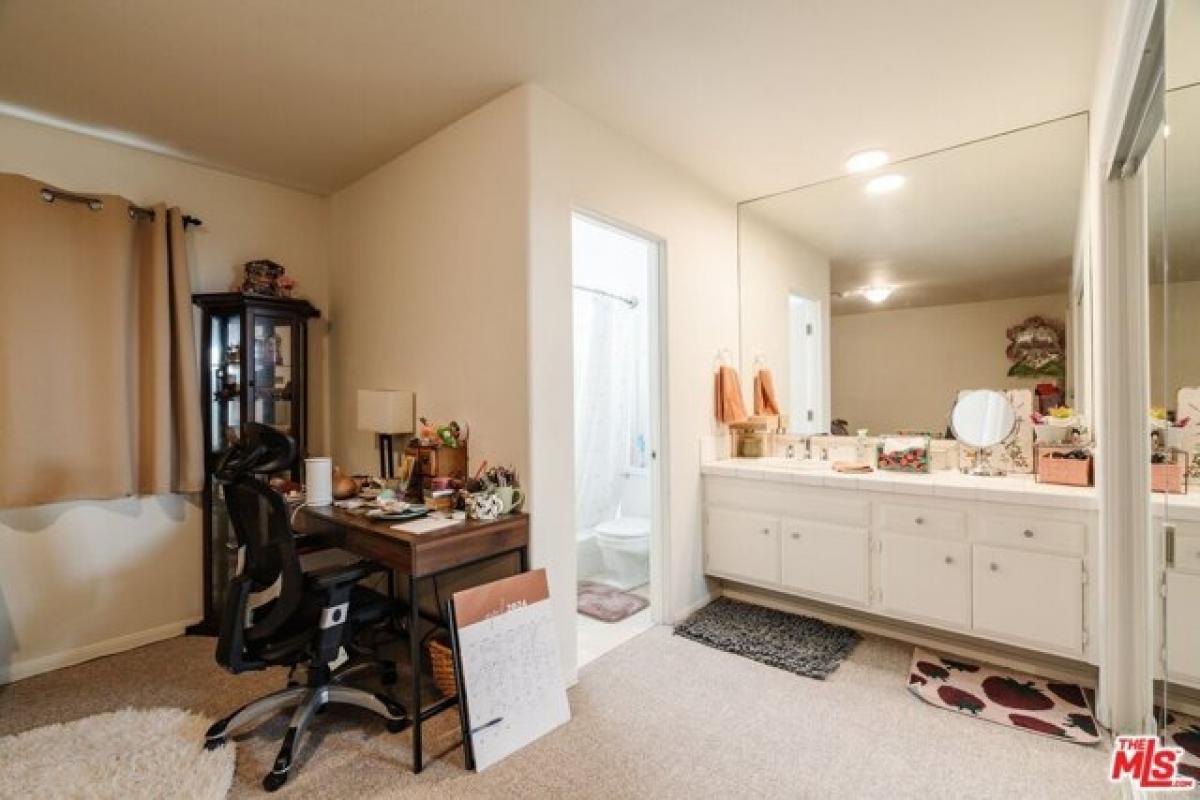 Picture of Home For Sale in Malibu, California, United States