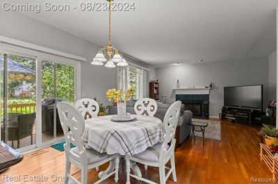 Home For Sale in Farmington Hills, Michigan