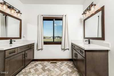 Home For Sale in Watford City, North Dakota
