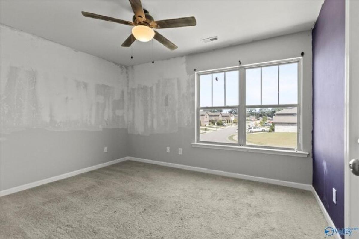 Picture of Home For Sale in Owens Cross Roads, Alabama, United States