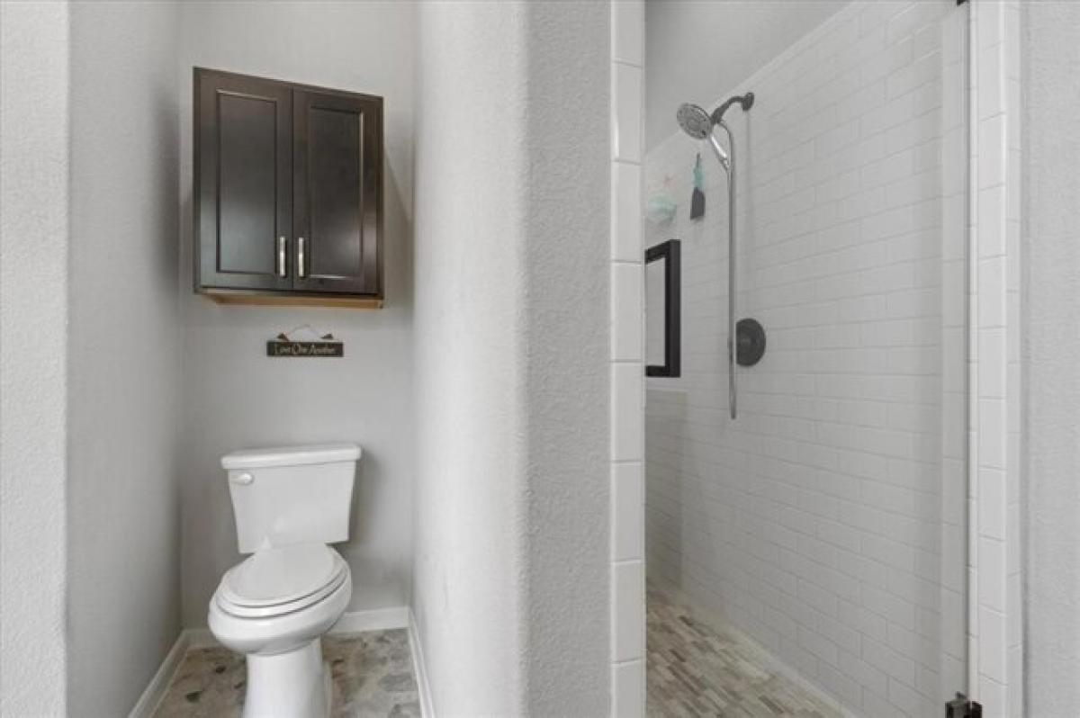 Picture of Home For Sale in Bastrop, Texas, United States