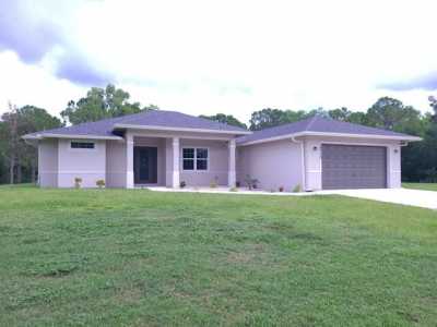 Home For Rent in Loxahatchee, Florida
