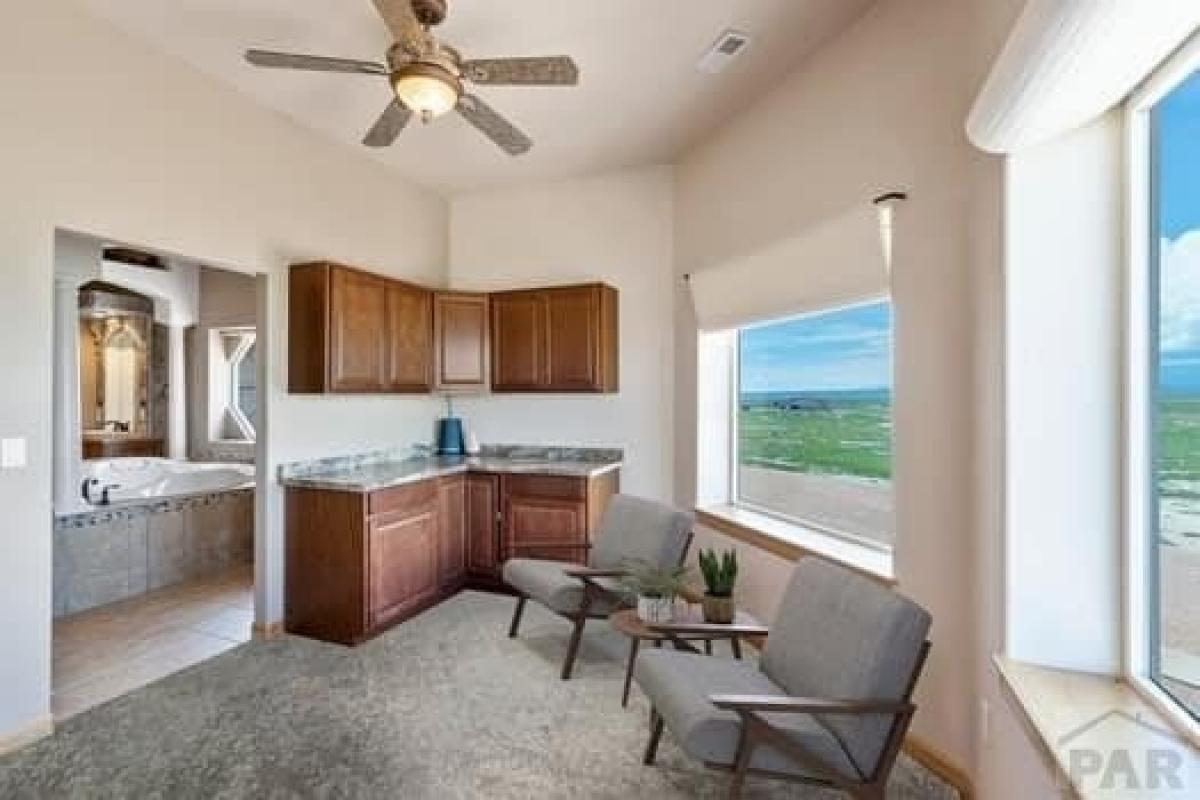 Picture of Home For Sale in Pueblo West, Colorado, United States