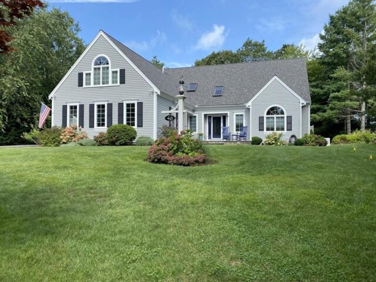 Picture of Home For Sale in Falmouth, Massachusetts, United States