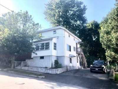 Apartment For Rent in 