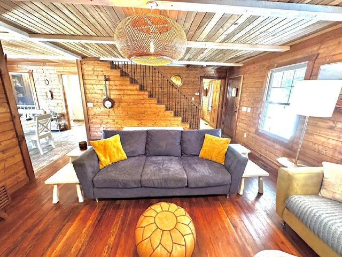 Picture of Home For Sale in Elmwood, Tennessee, United States