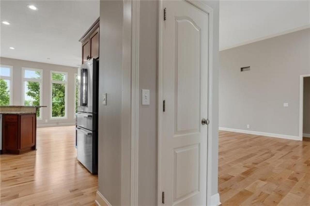 Picture of Home For Sale in Kearney, Missouri, United States