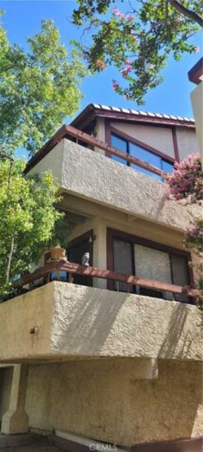 Home For Rent in Canyon Country, California