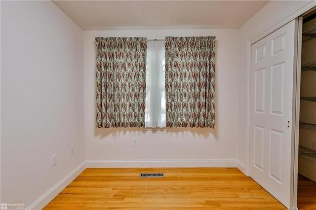 Picture of Home For Sale in Allentown, Pennsylvania, United States