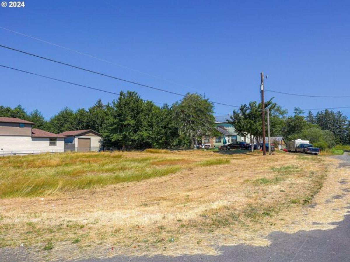 Picture of Residential Land For Rent in Warrenton, Oregon, United States