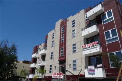 Apartment For Rent in Studio City, California