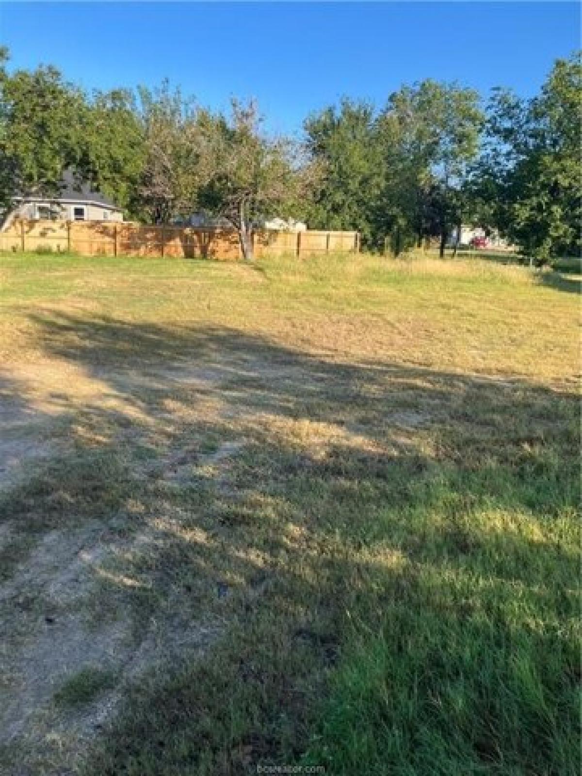 Picture of Residential Land For Sale in Bryan, Texas, United States