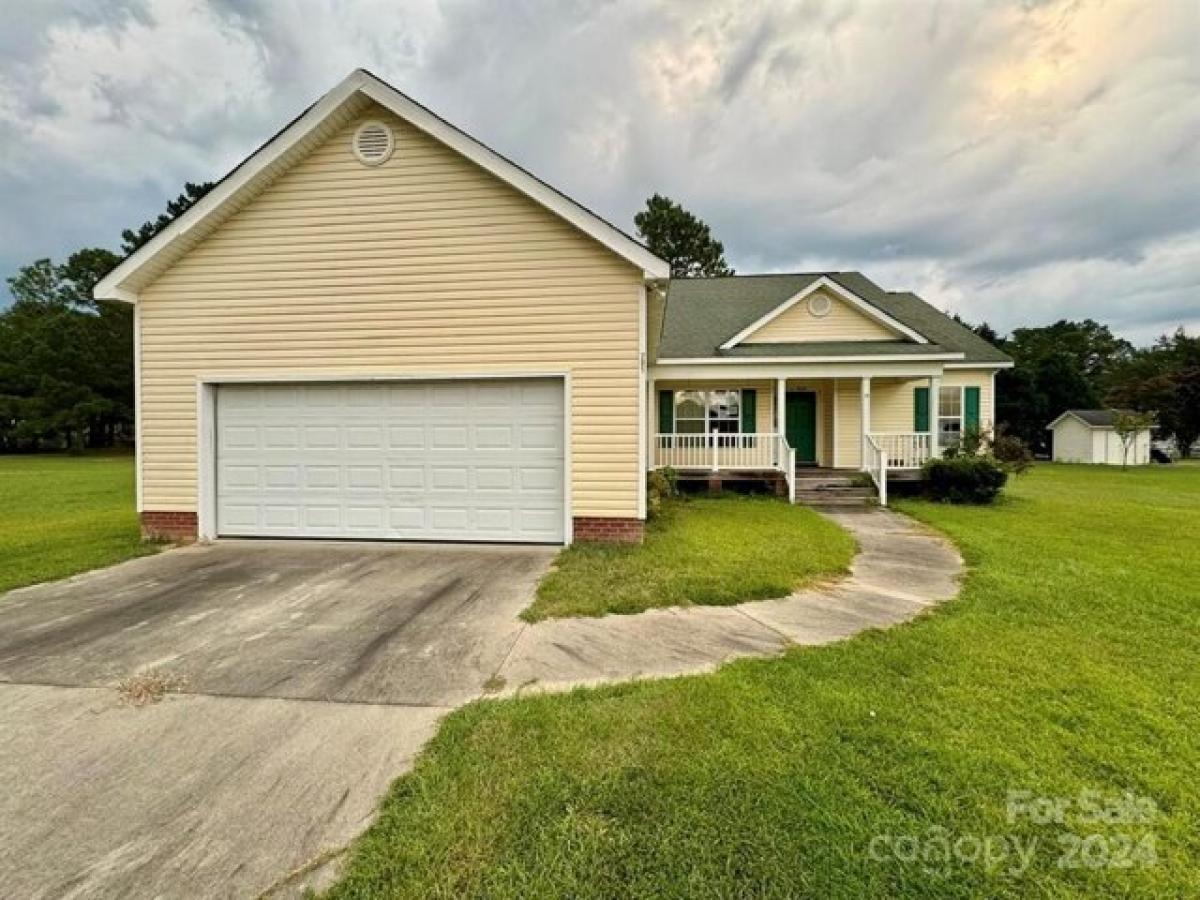 Picture of Home For Sale in Laurinburg, North Carolina, United States