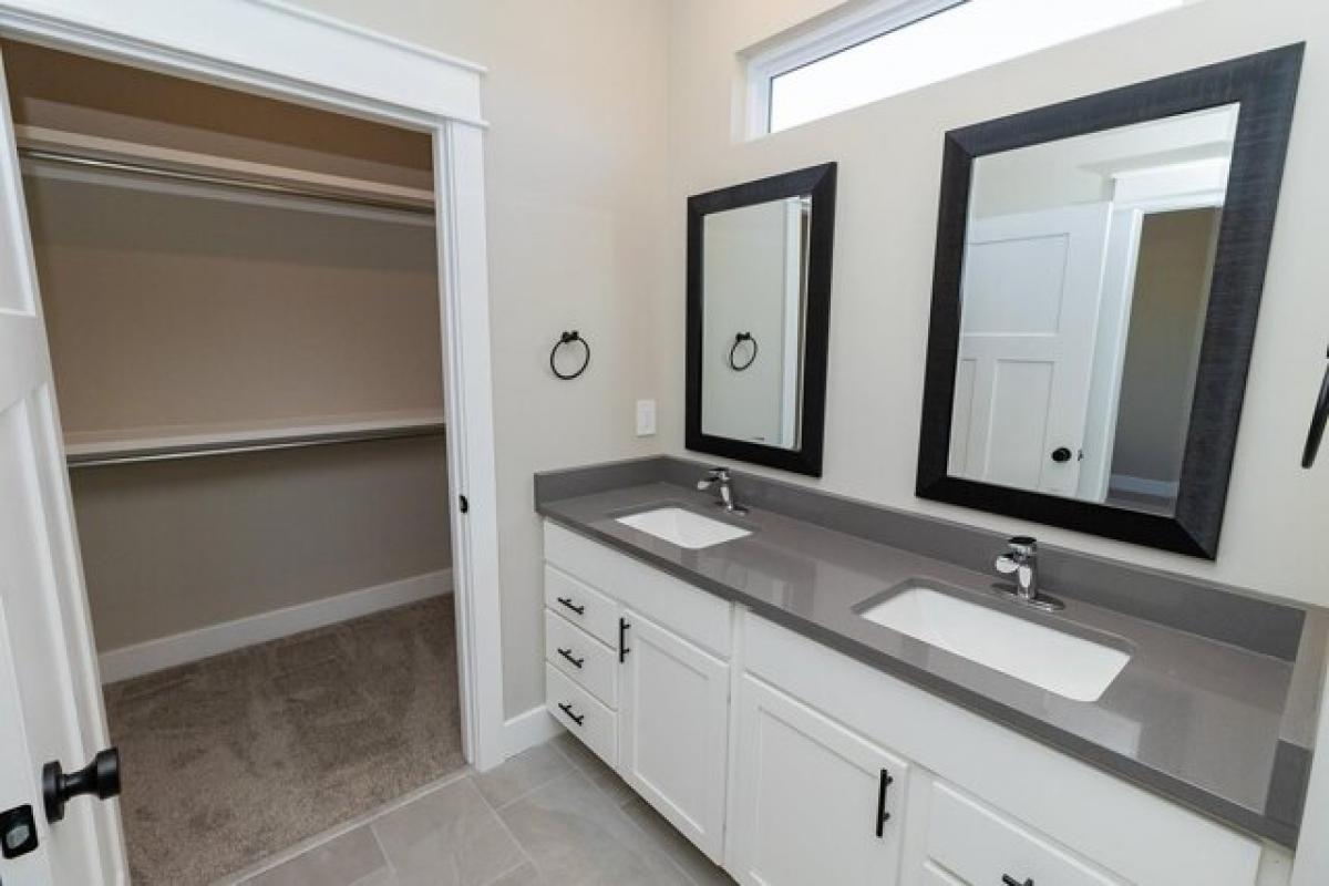 Picture of Home For Sale in Clearwater, Kansas, United States