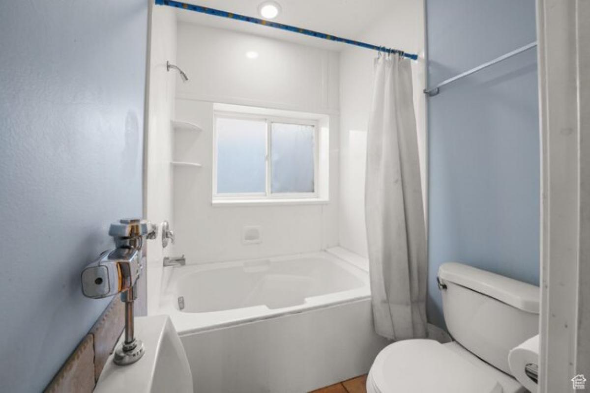 Picture of Home For Sale in Provo, Utah, United States