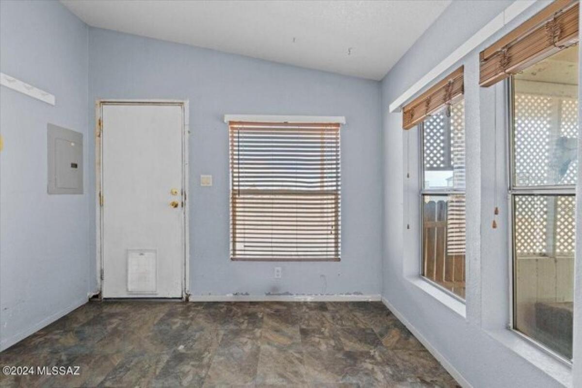 Picture of Home For Sale in Safford, Arizona, United States