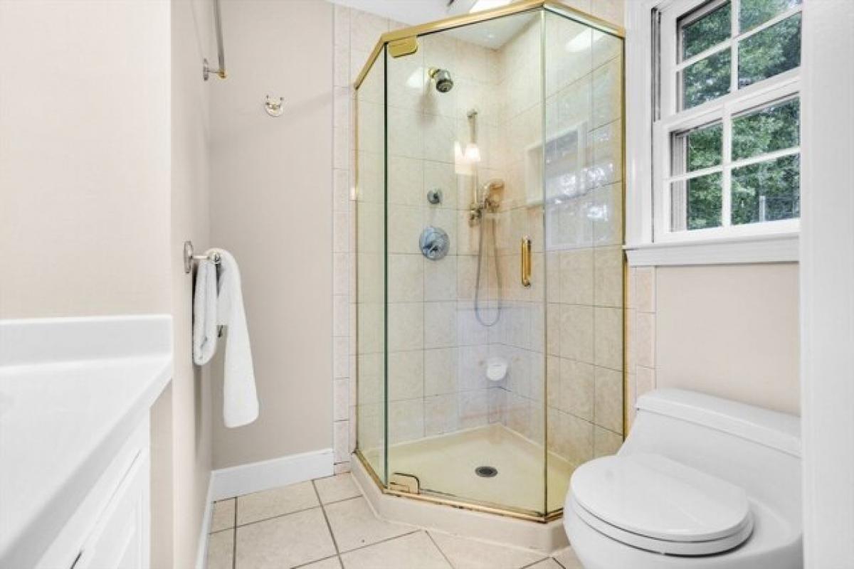 Picture of Home For Sale in Acton, Massachusetts, United States