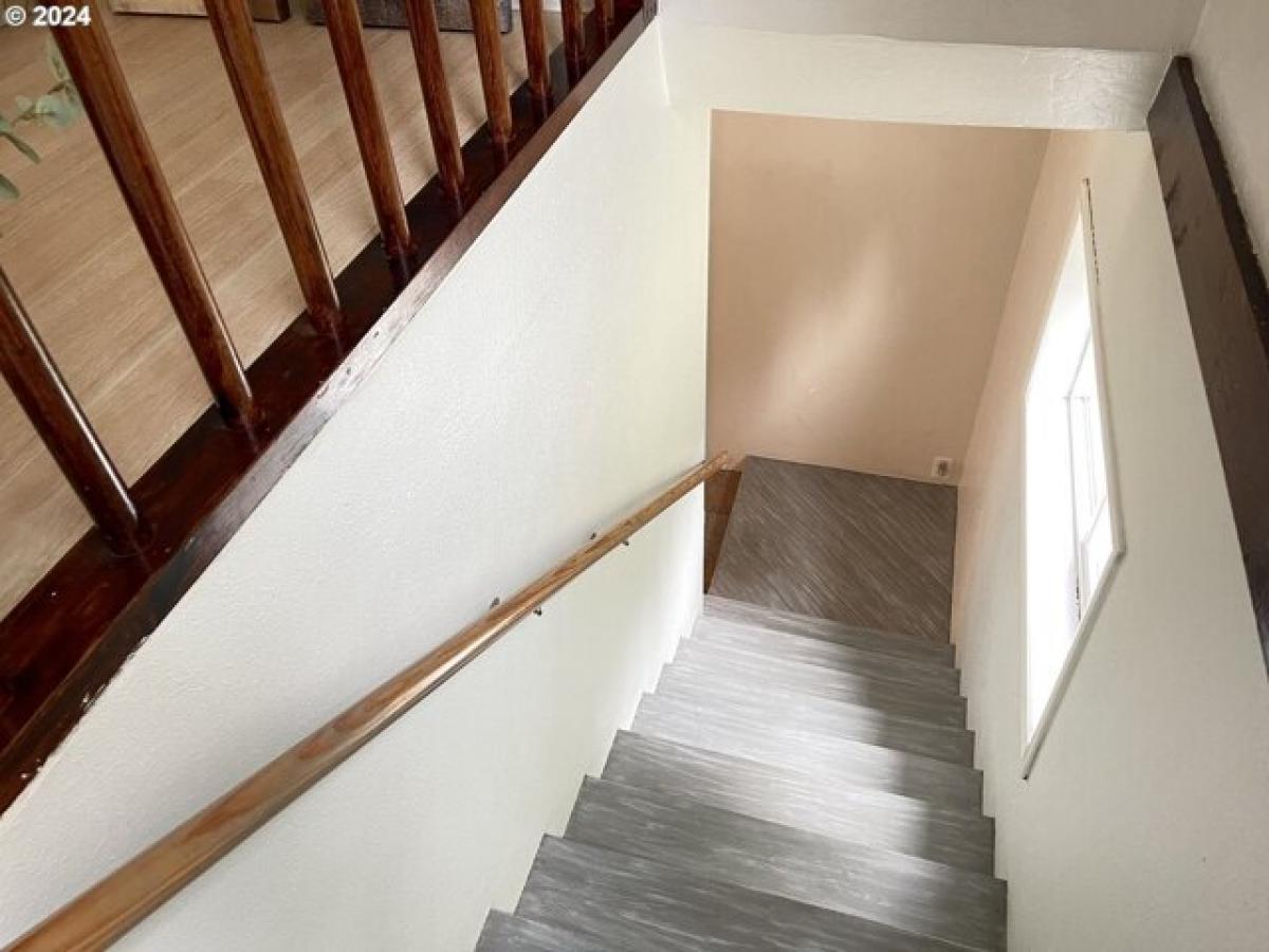 Picture of Home For Sale in Rainier, Oregon, United States