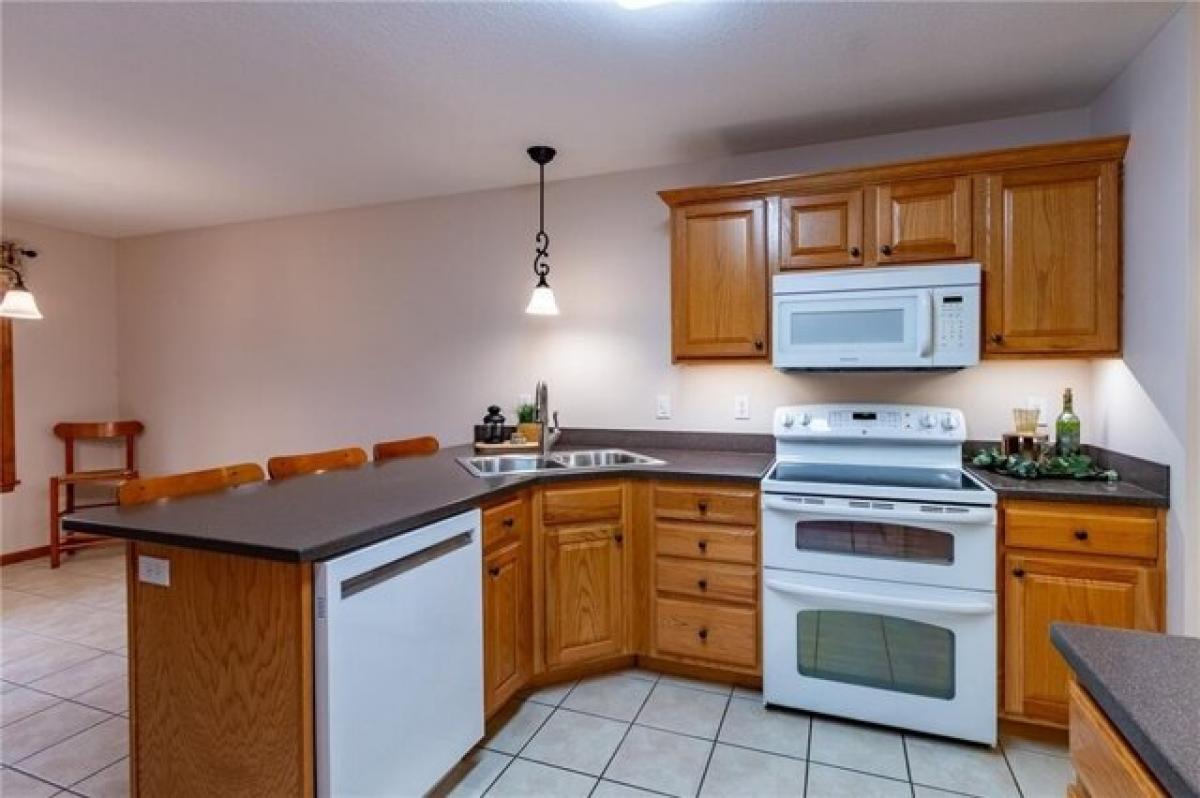 Picture of Home For Sale in Lawrence, Kansas, United States