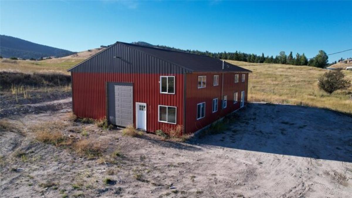 Picture of Home For Sale in Polson, Montana, United States