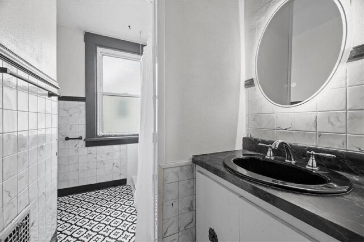 Picture of Home For Sale in Springdale, Pennsylvania, United States