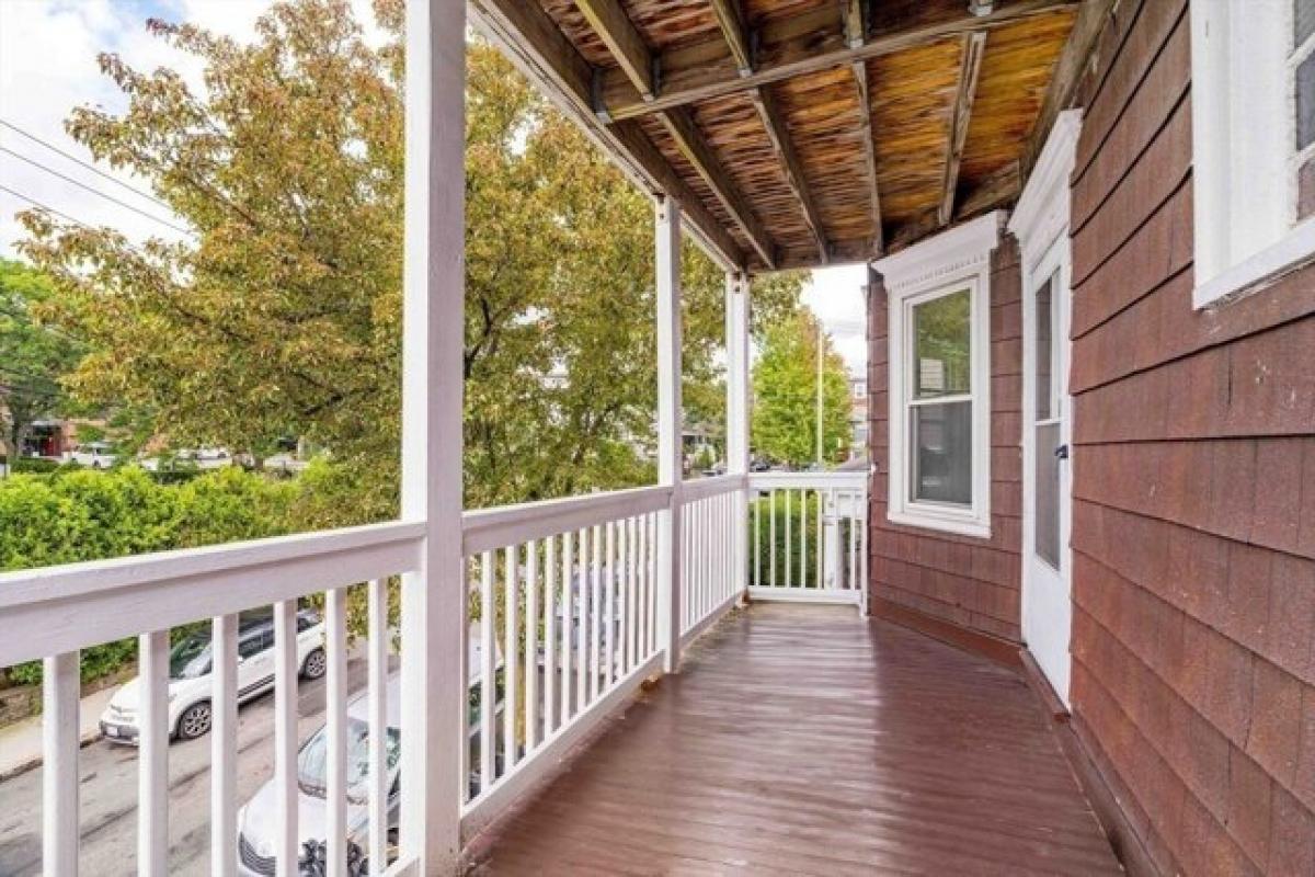 Picture of Home For Sale in Somerville, Massachusetts, United States