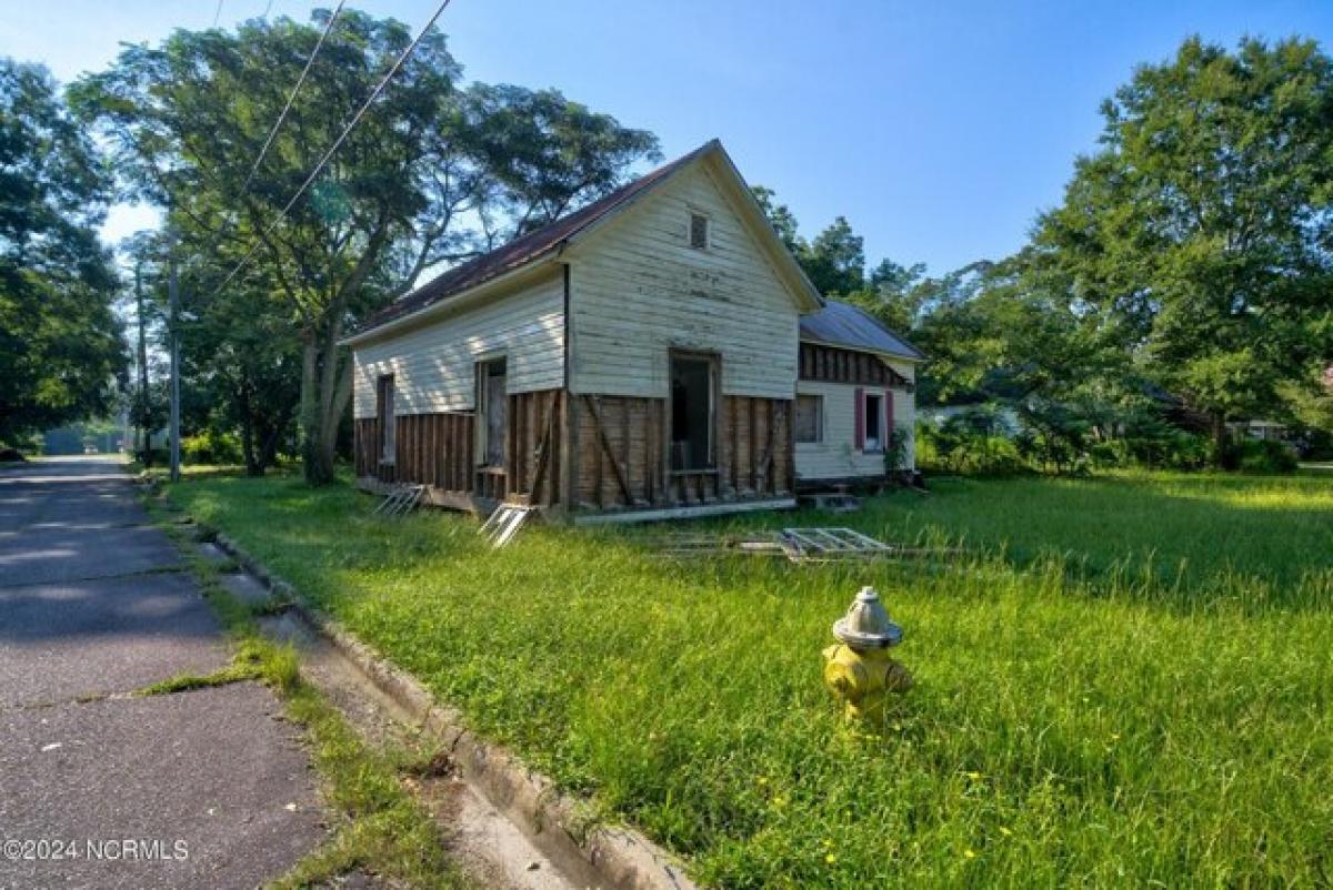 Picture of Home For Sale in Laurinburg, North Carolina, United States