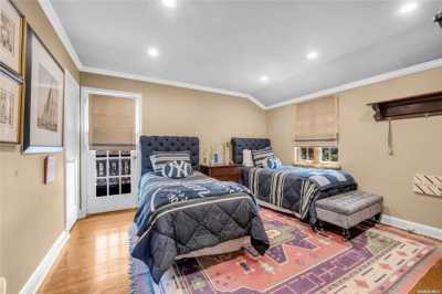 Home For Sale in Manhasset, New York