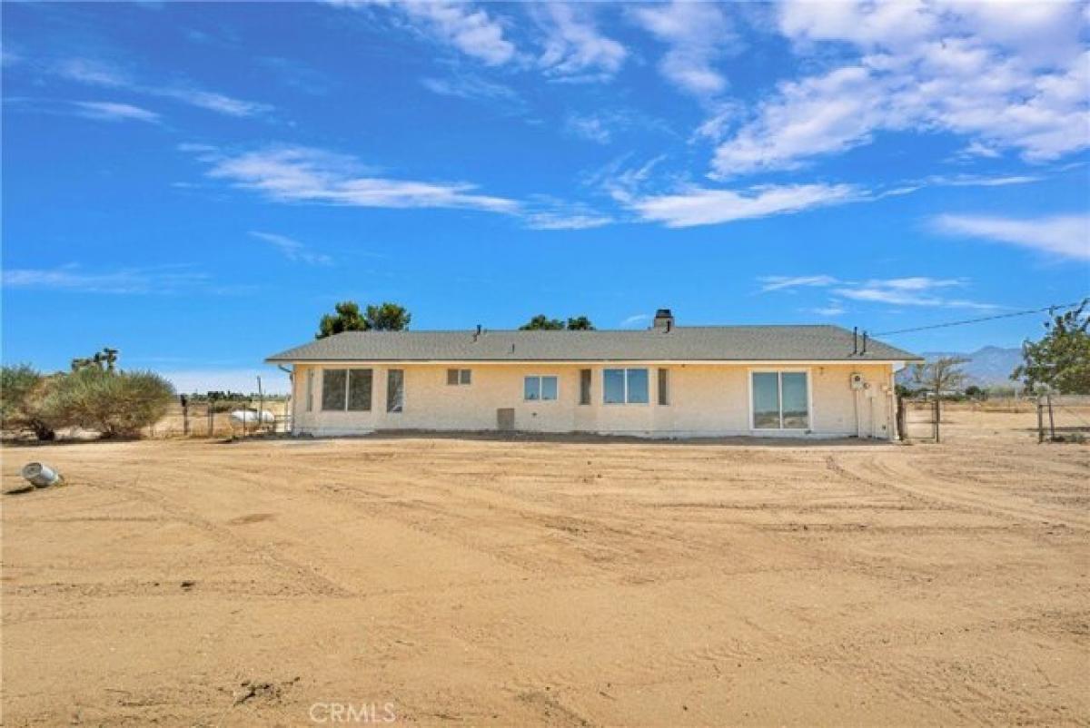Picture of Home For Sale in Phelan, California, United States
