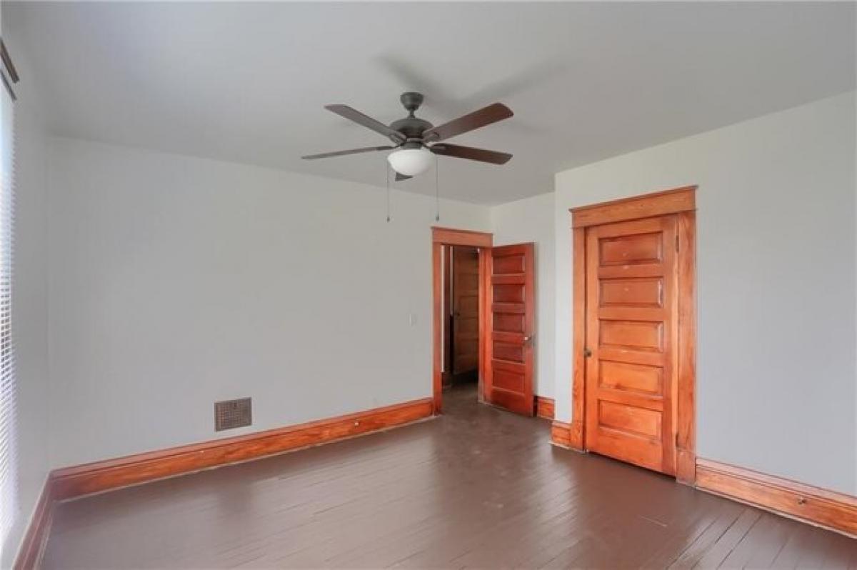 Picture of Home For Sale in New Castle, Pennsylvania, United States