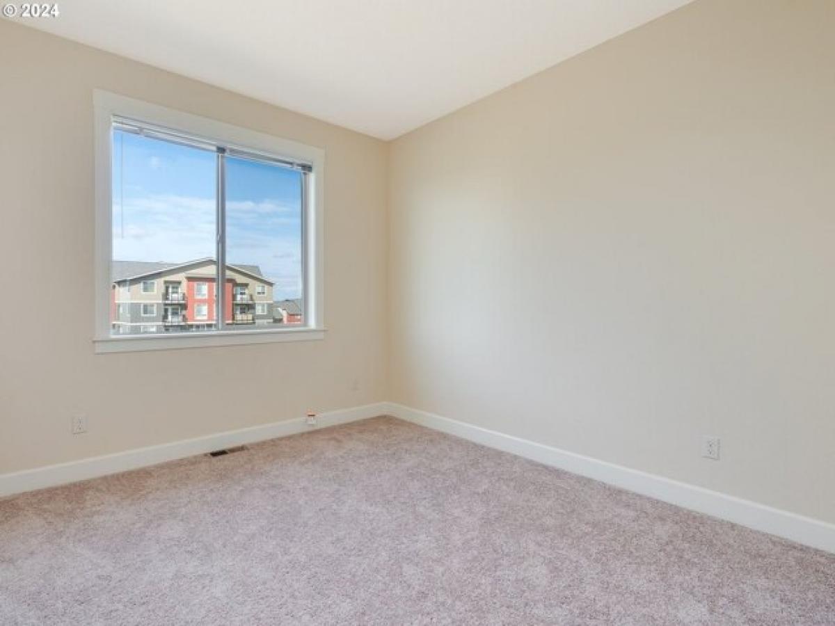 Picture of Home For Sale in Happy Valley, Oregon, United States