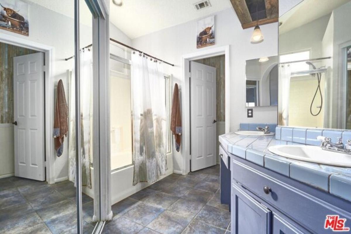 Picture of Home For Sale in Phelan, California, United States