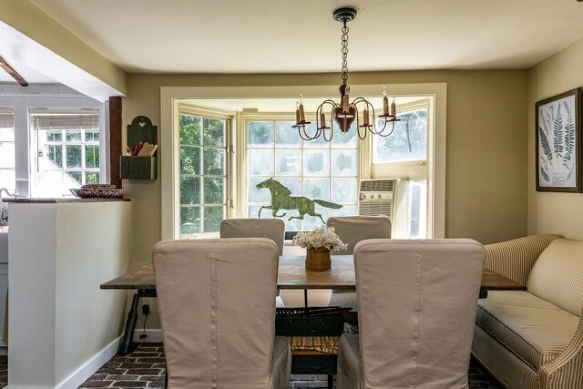 Picture of Home For Sale in New Milford, Connecticut, United States