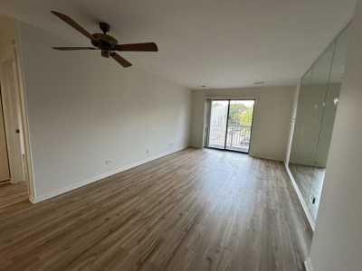 Home For Rent in Mount Prospect, Illinois