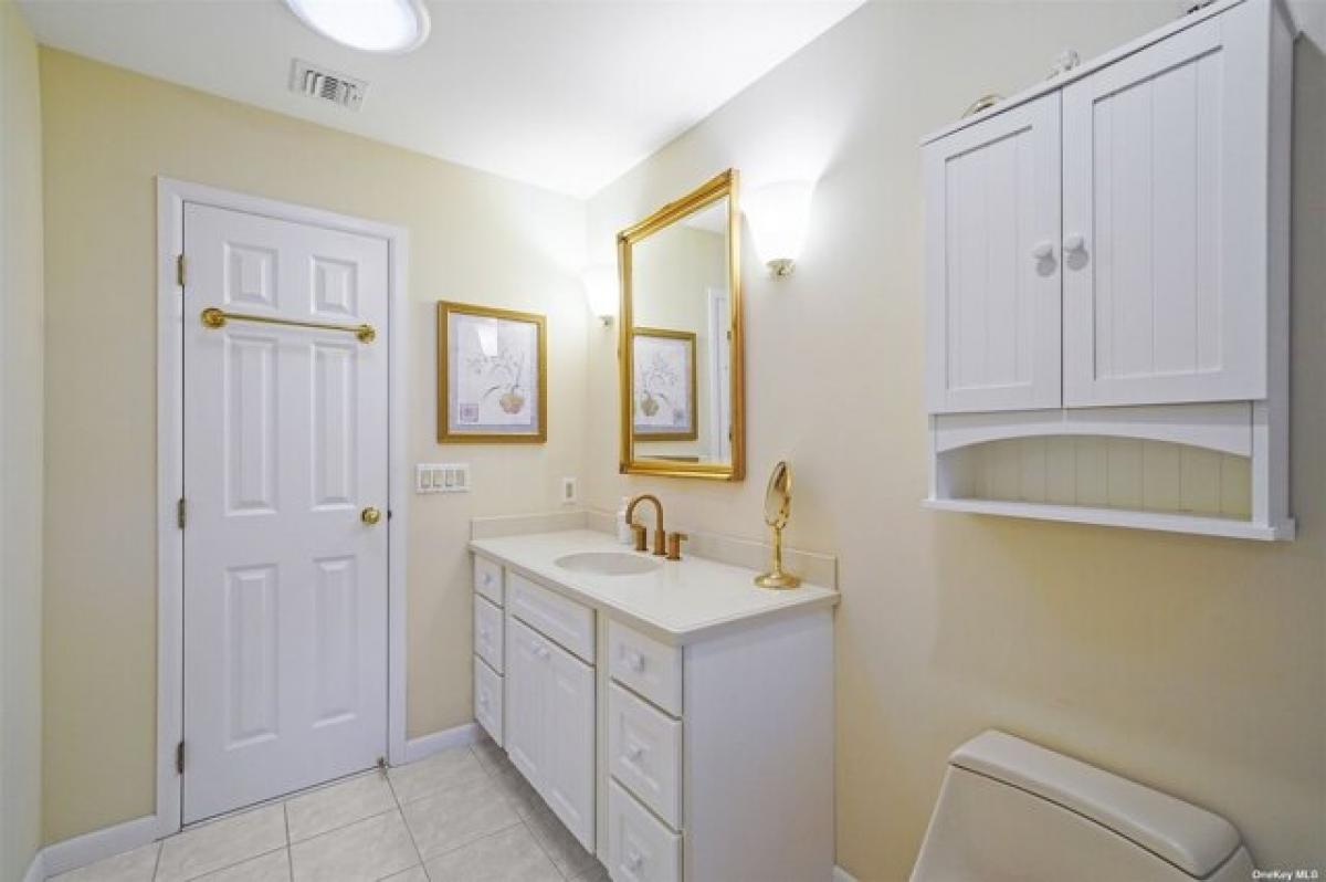 Picture of Home For Sale in Saint James, New York, United States