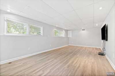 Home For Sale in Northvale, New Jersey