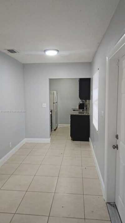 Home For Rent in Lauderdale Lakes, Florida