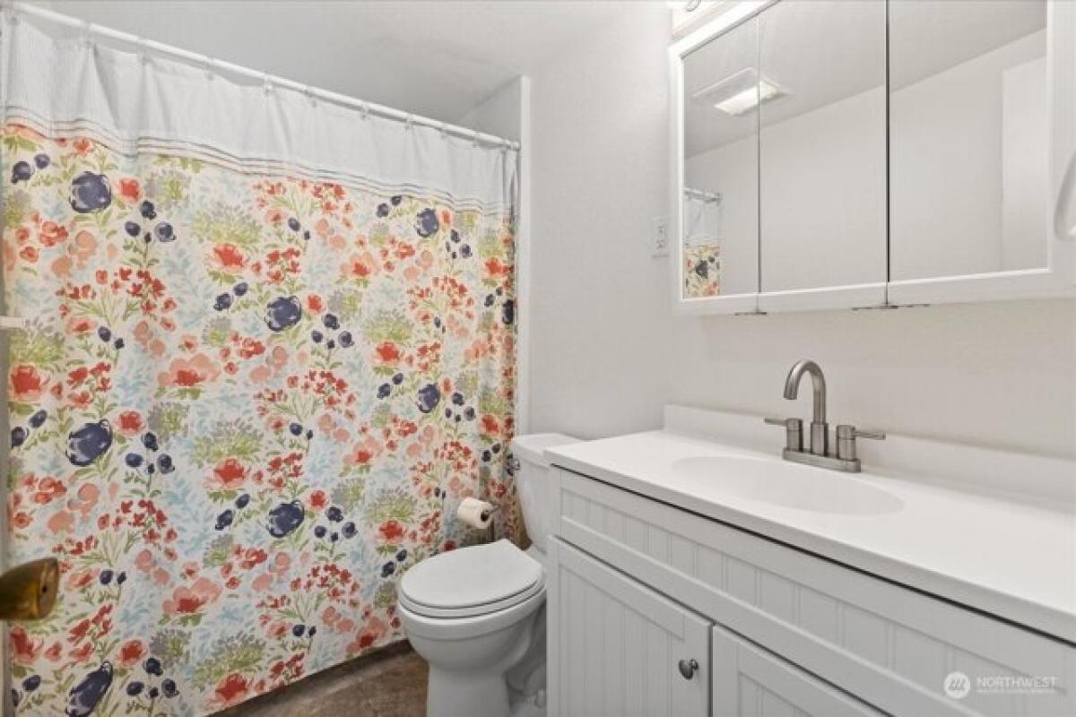 Picture of Home For Sale in Lynnwood, Washington, United States