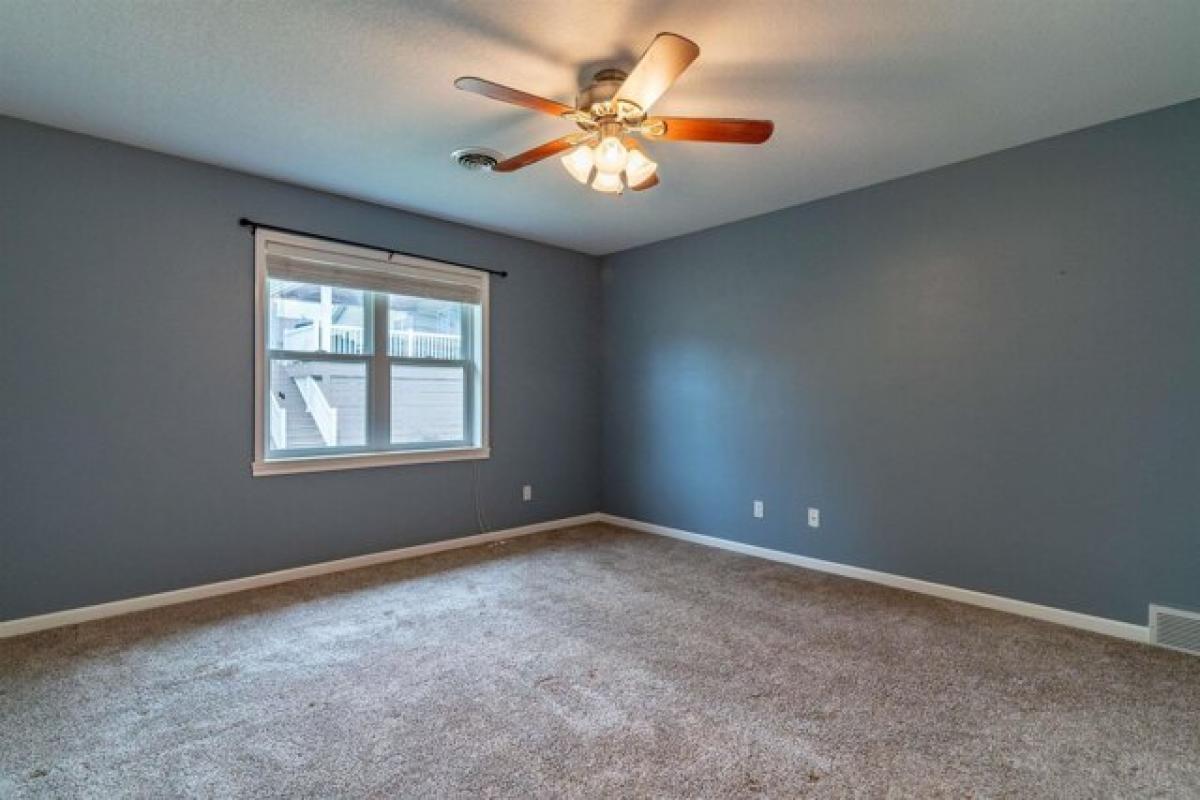 Picture of Home For Sale in Grundy Center, Iowa, United States