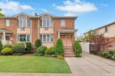 Home For Rent in Whitestone, New York