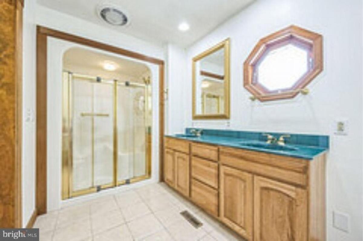 Picture of Home For Sale in Chatsworth, New Jersey, United States