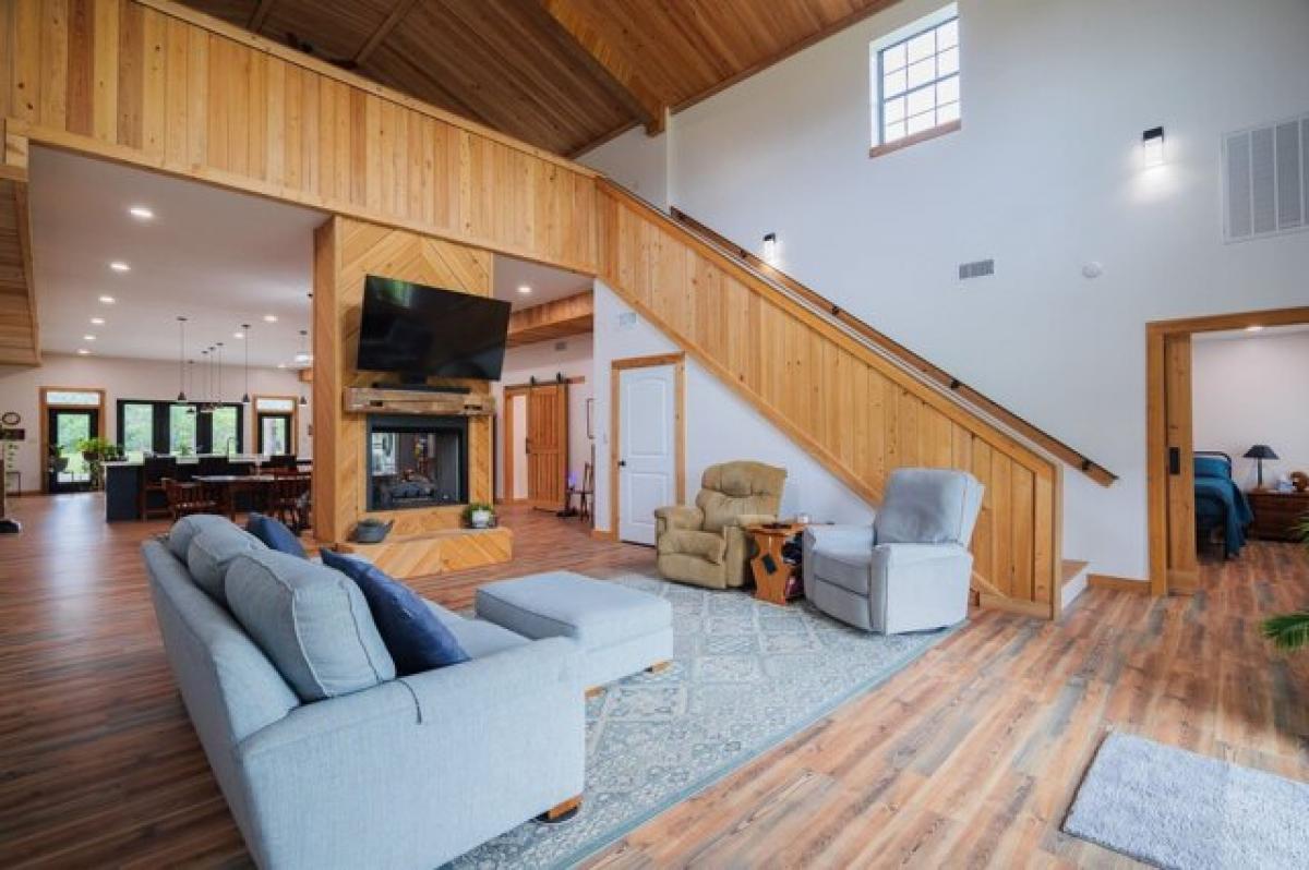 Picture of Home For Sale in Adel, Georgia, United States