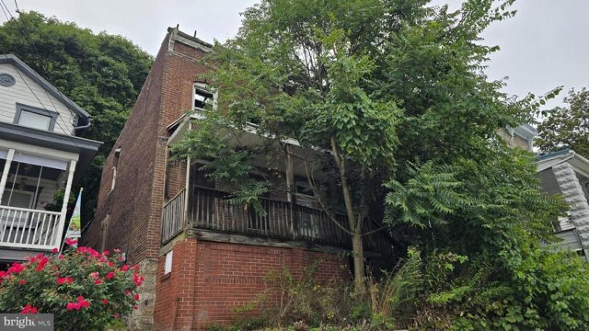 Picture of Home For Sale in Cumberland, Maryland, United States