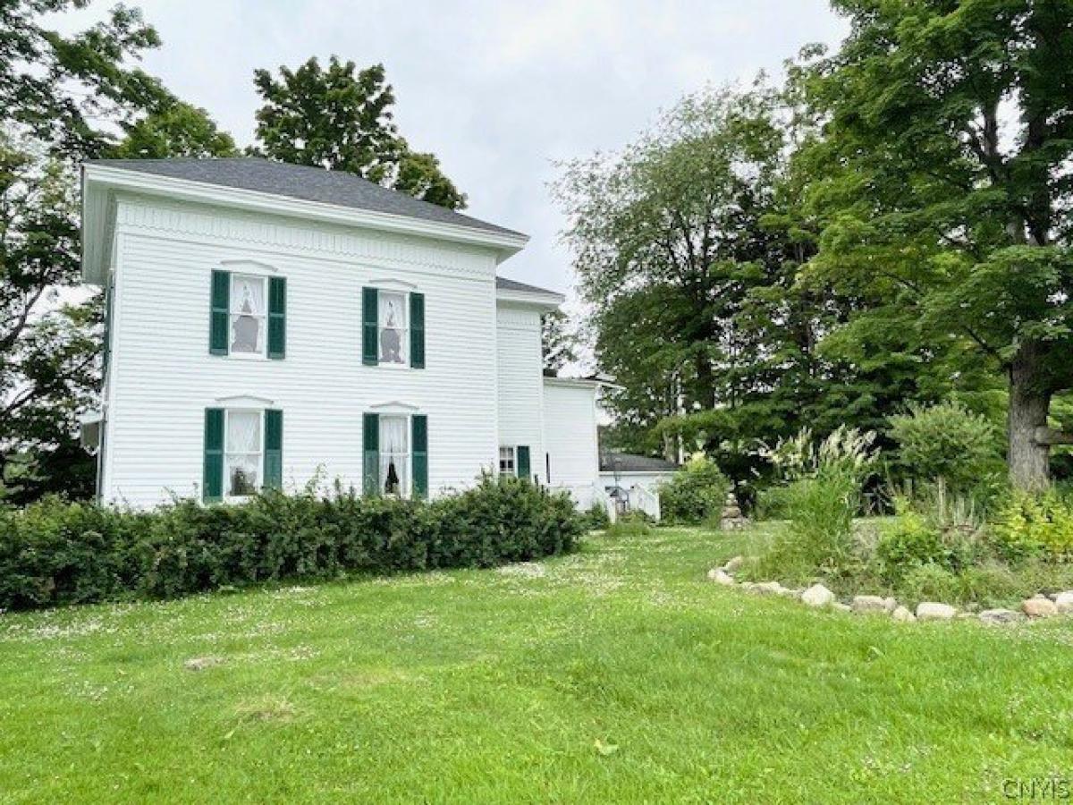 Picture of Home For Sale in Hamilton, New York, United States