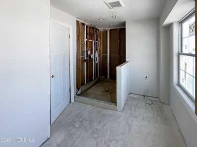 Home For Sale in Mantoloking, New Jersey