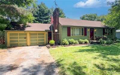 Home For Sale in Clarence, New York